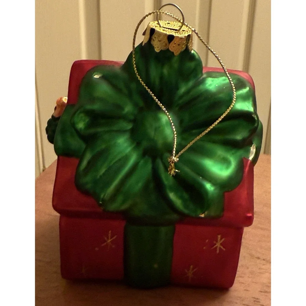 3 Snowmen In Red Blown Glass Gift Box Green Bow 4